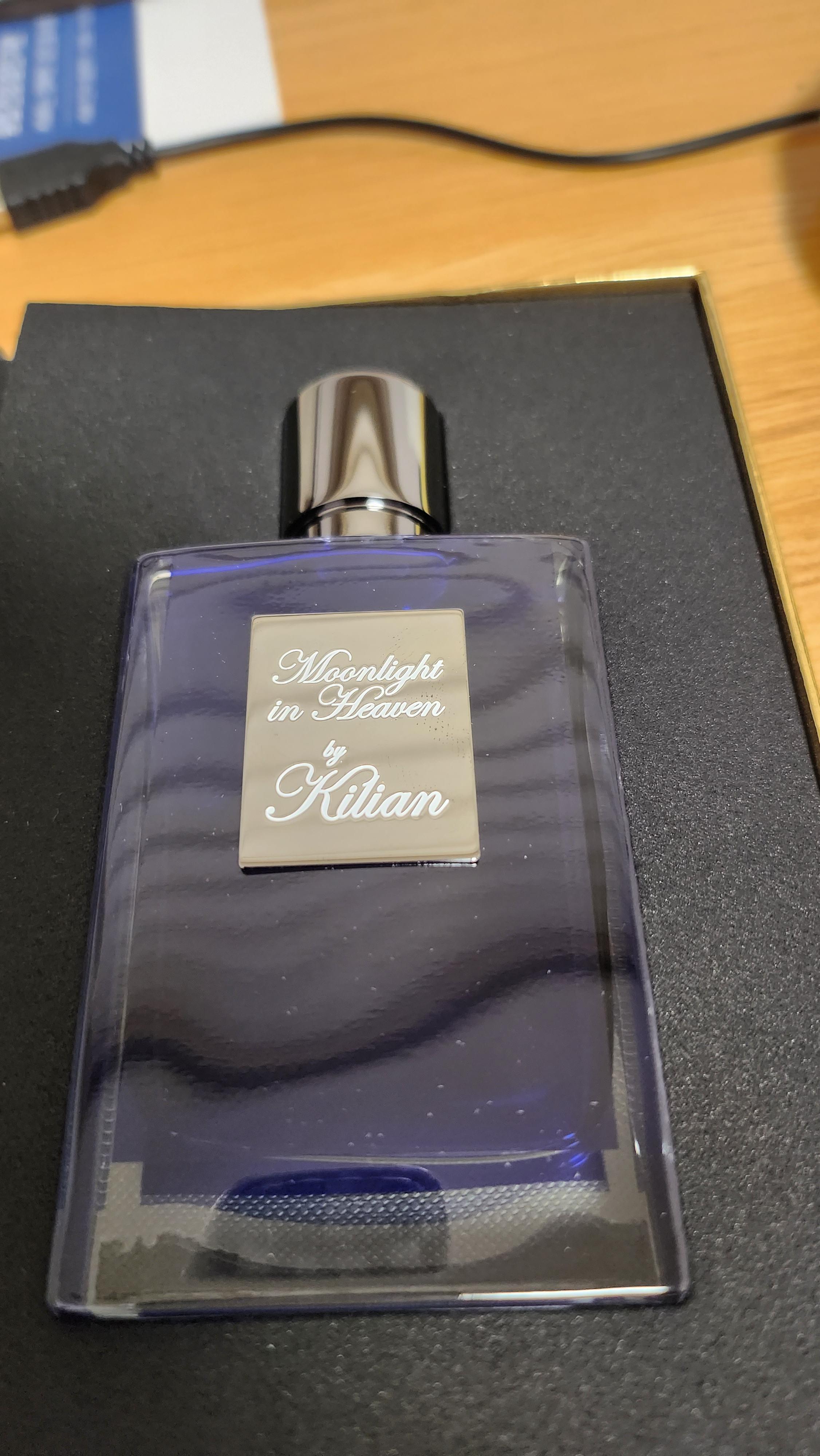 Moonlight in Heaven by Kilian 50ml キリアン Kilian Moonlight In Heaven Eau De Parfum 50 ml + Clutch