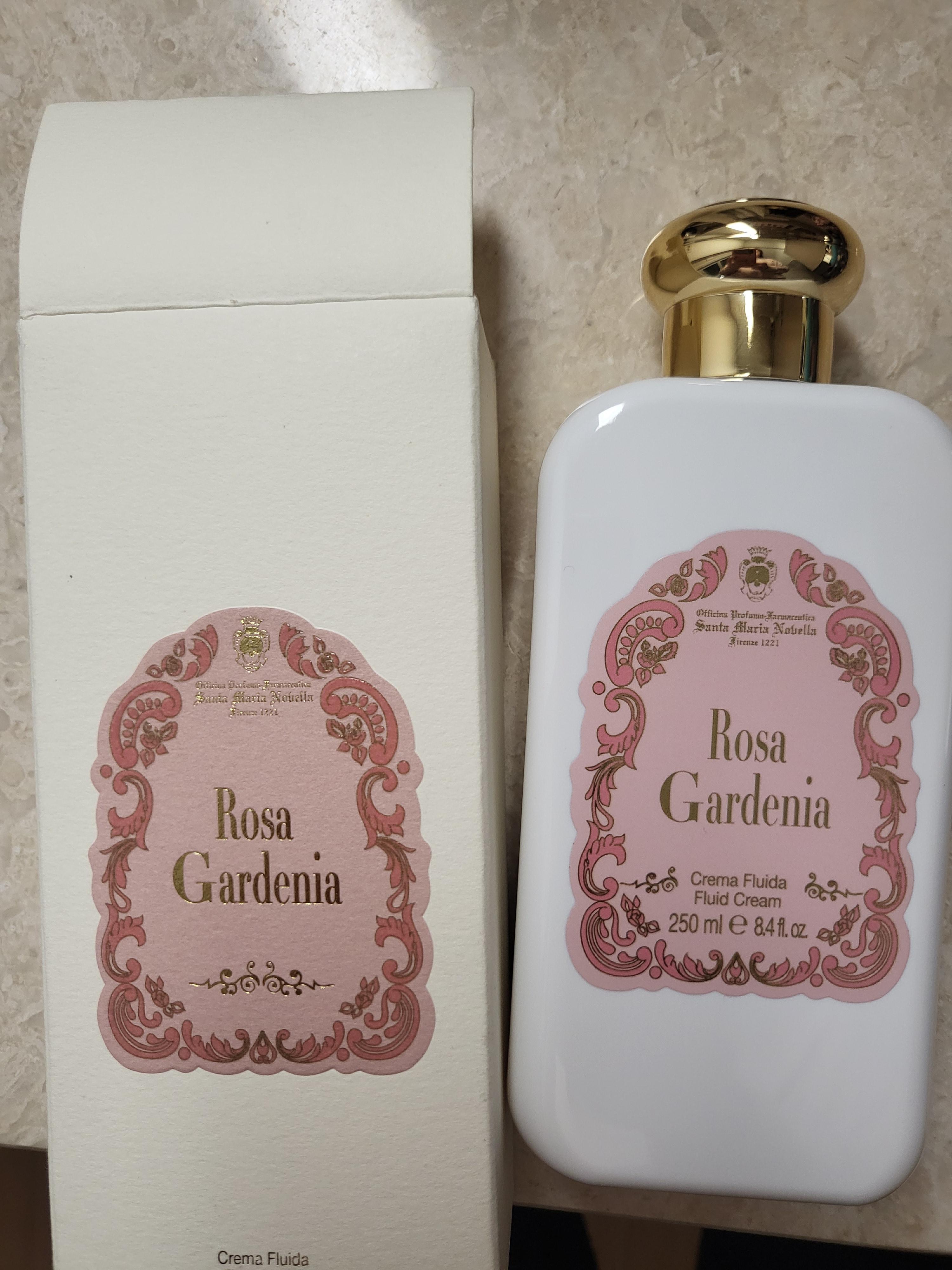 롯데면세점 [산타마리아노벨라] LIGHT PACK FLUID CREAM ROSA GARDENIA 250ml