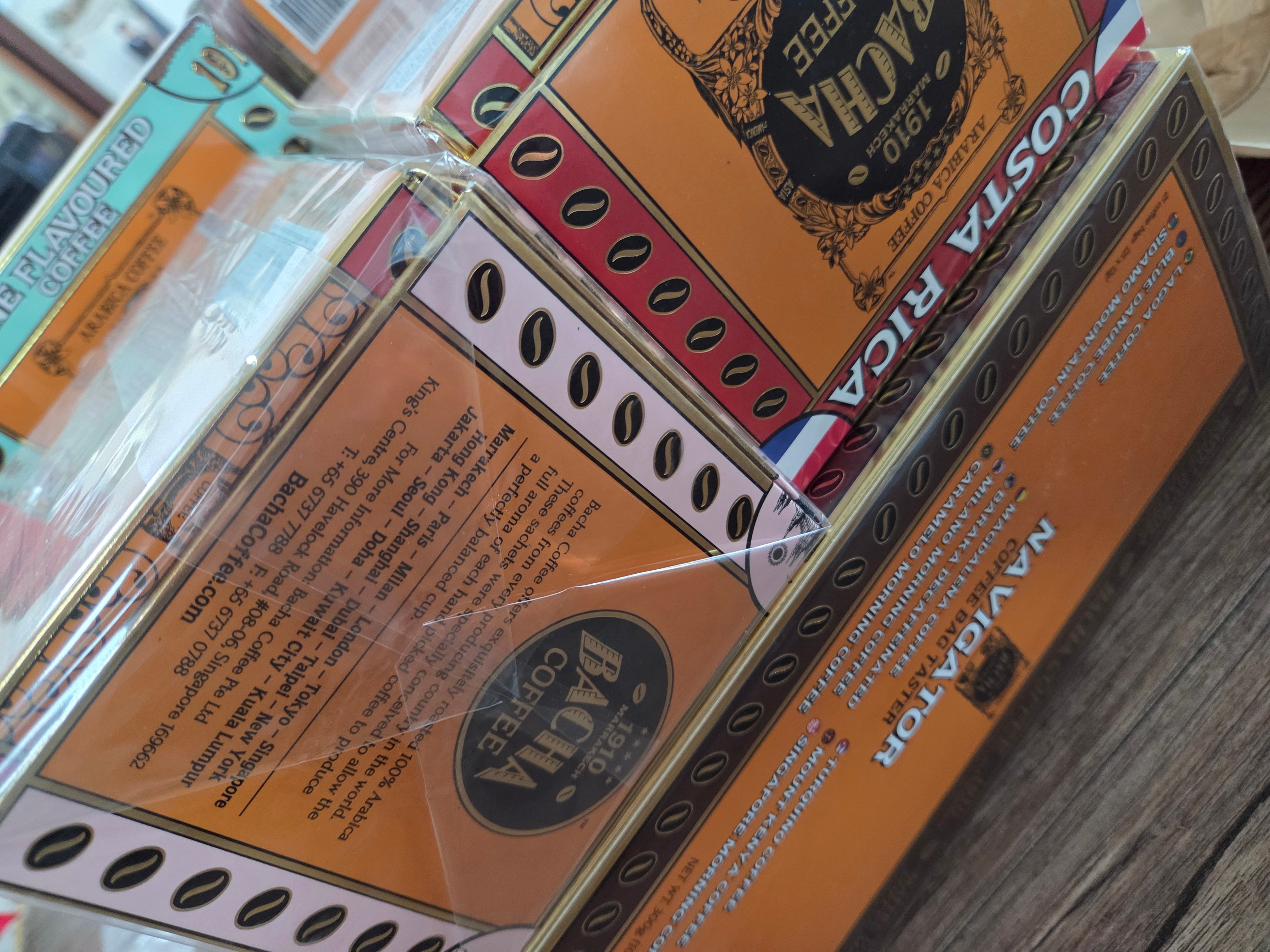 【未開封品】BACHA COFFEE  NAVIGATOR 25袋セット シンガポール土産紹介】 10種のドリップコーヒーが入った
