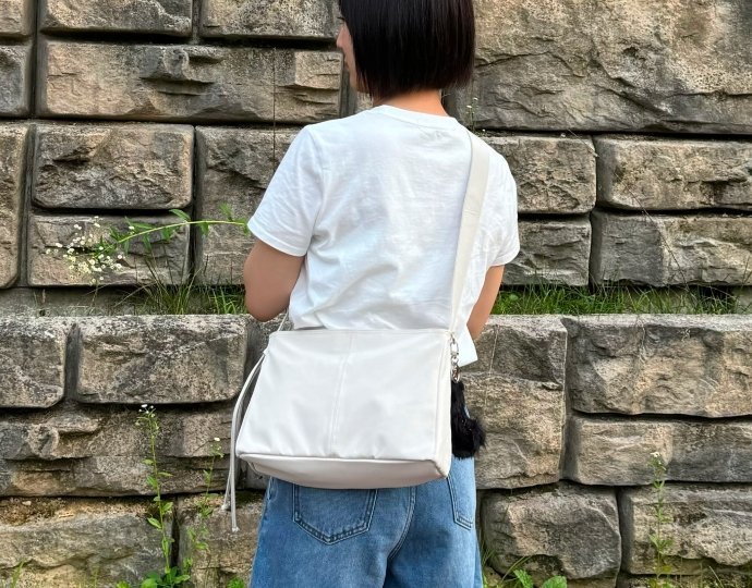 TUMI トゥミBeacon Hill ショルダーバッグ レザー 美品 【公式通販】