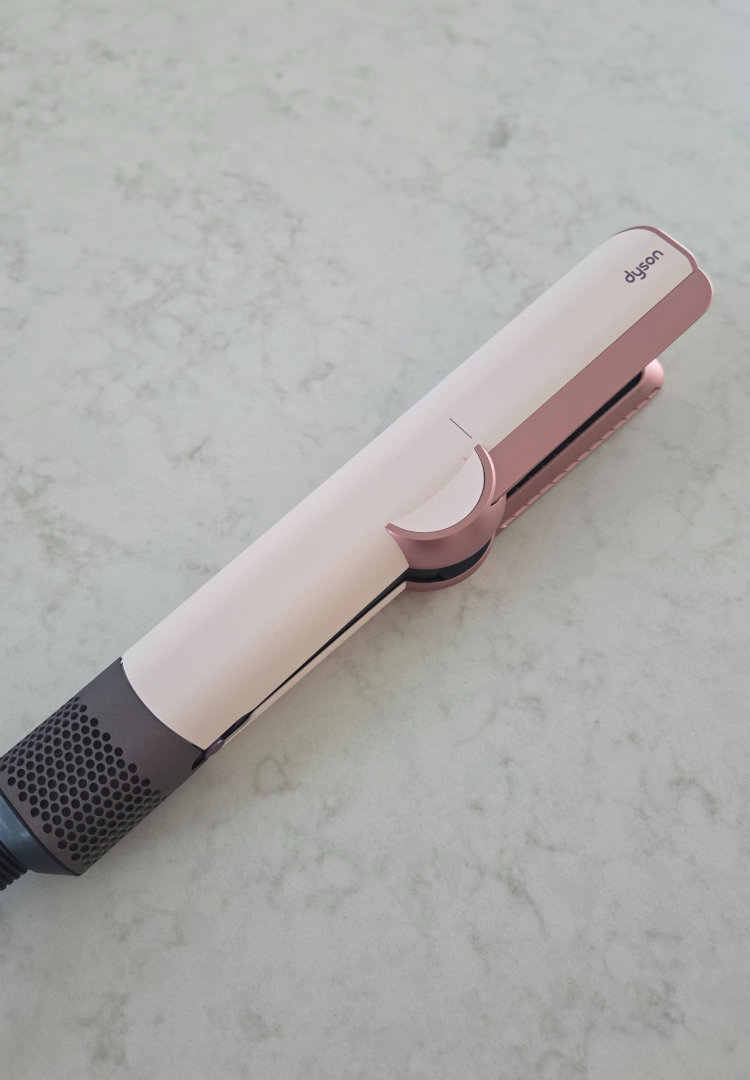 たかちゃん Dyson airstrait ローズゴールド（国内正規品） Dyson Airstrait™ストレイトナー セラミックピンク (HT01 VLP