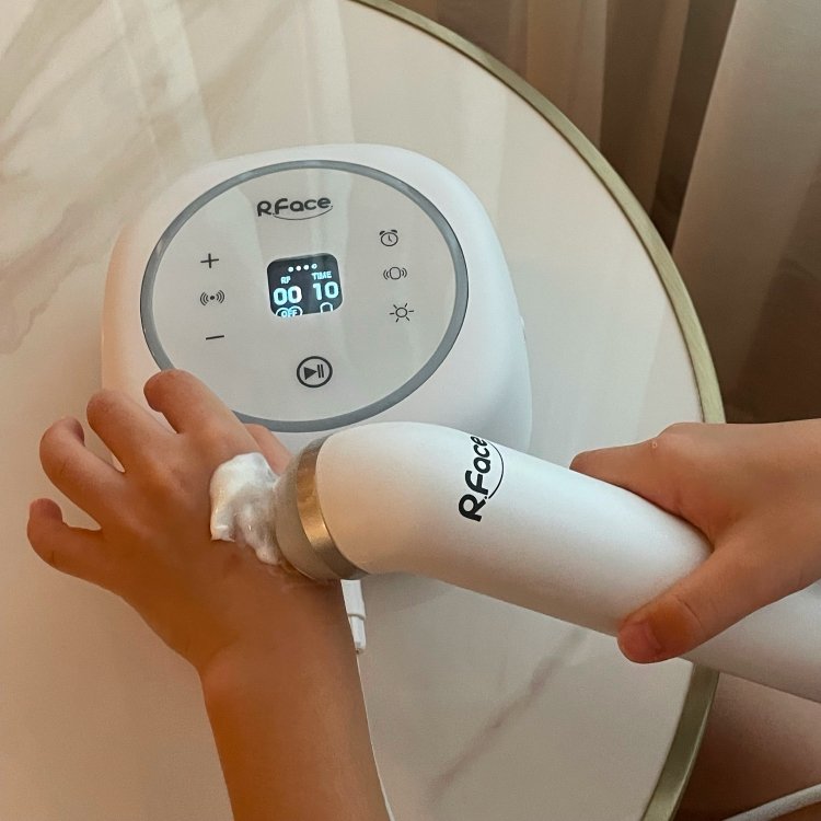 ★高周波マッサージ 脂肪燃焼＆美肌 温熱効果【24万円】ダイエット美容器 ロッテ免税店