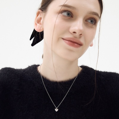 Big apple heart surgical necklace